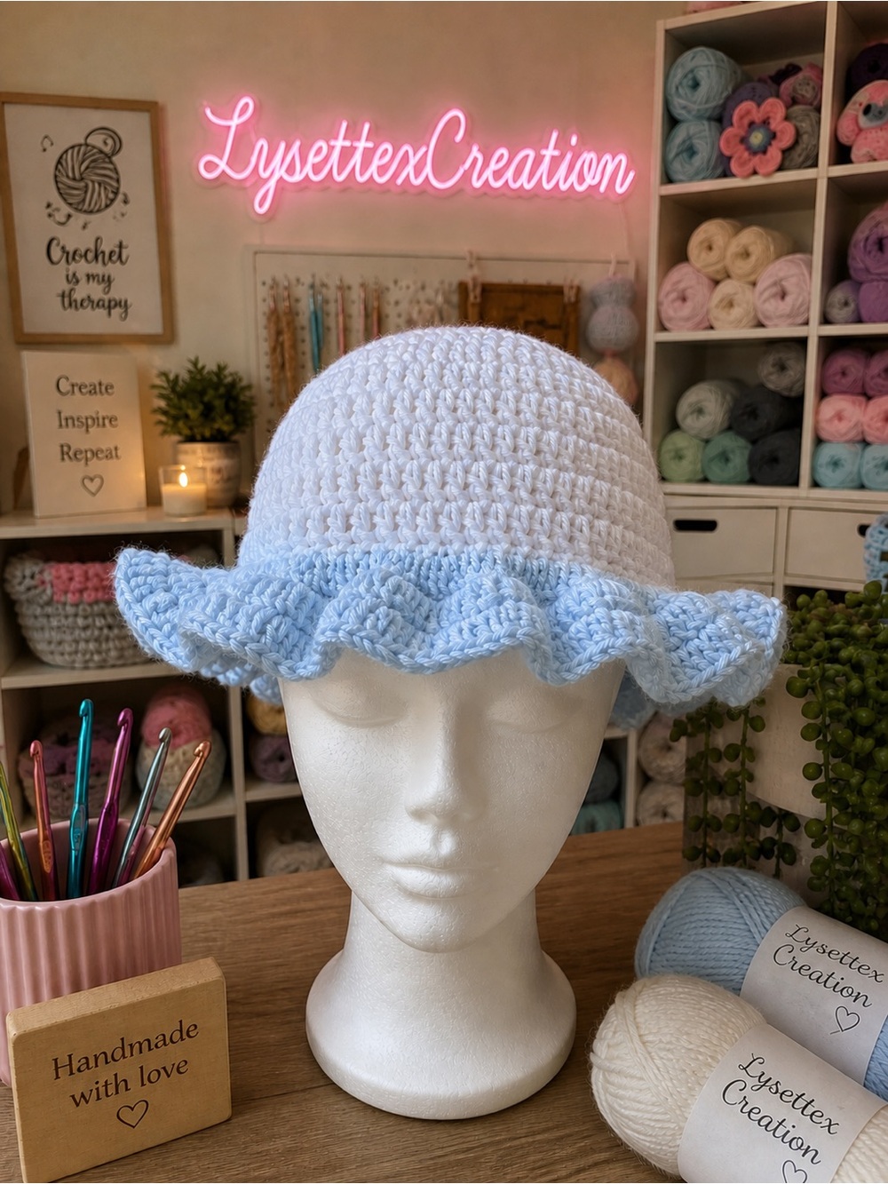 L y s e t t e xCreation Baby Blue Ruffle Crochet Sun Hat